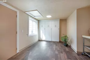 1070 Bethel Dr, Eugene, OR 97402 - Photo 23