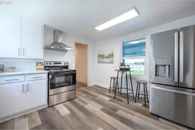 1070 Bethel Dr, Eugene, OR 97402 - Photo 13