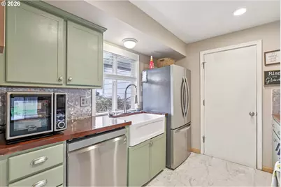 2168 SE Harlow Ct, Troutdale, OR 97060 - Photo 13