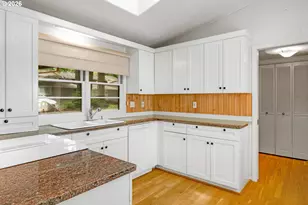 4321 Woodside Cir, Lake Oswego, OR 97035 - Photo 11
