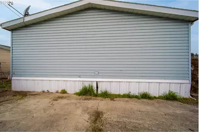 1413 Hawthorne Ave, Reedsport, OR 97467 - Photo 33