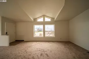 1413 Hawthorne Ave, Reedsport, OR 97467 - Photo 5