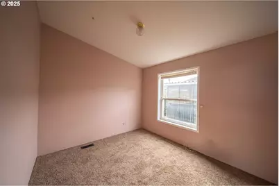 1413 Hawthorne Ave, Reedsport, OR 97467 - Photo 25