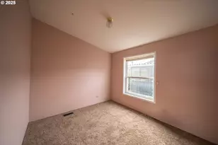 1413 Hawthorne Ave, Reedsport, OR 97467 - Photo 25