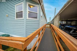 1413 Hawthorne Ave, Reedsport, OR 97467 - Photo 3