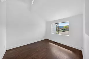 1676 NW Youngwood Ct, Roseburg, OR 97471 - Photo 7