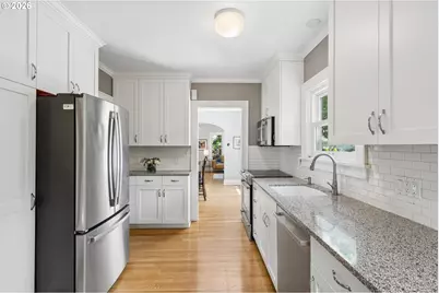 7703 SE 32nd Ave, Portland, OR 97202 - Photo 9