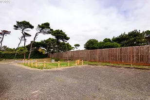 4567 Foulweather St, Florence, OR 97439 - Photo 29