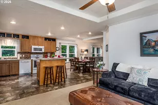 4567 Foulweather St, Florence, OR 97439 - Photo 7