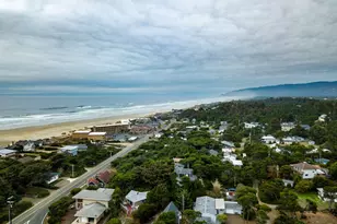 4567 Foulweather St, Florence, OR 97439 - Photo 37