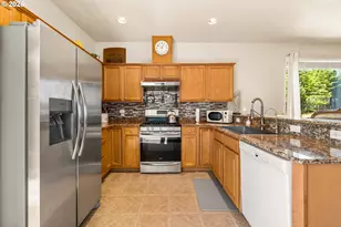 781 Kentucky Ave, Coos Bay, OR 97420 - Photo 13