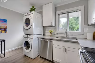 9016 9022 SE Ankeny St, Portland, OR 97216 - Photo 15
