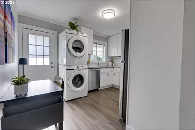 9016 9022 SE Ankeny St, Portland, OR 97216 - Photo 11