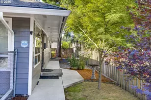 9016 9022 SE Ankeny St, Portland, OR 97216 - Photo 3