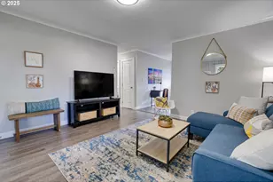 9016 9022 SE Ankeny St, Portland, OR 97216 - Photo 9