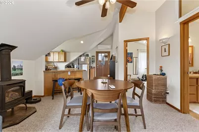 921 Eugene St, Hood River, OR 97031 - Photo 9