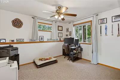 921 Eugene St, Hood River, OR 97031 - Photo 19