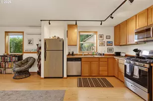 921 Eugene St, Hood River, OR 97031 - Photo 15