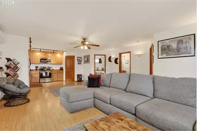 921 Eugene St, Hood River, OR 97031 - Photo 23
