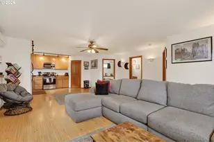 921 Eugene St, Hood River, OR 97031 - Photo 23