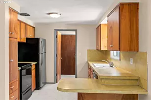 1161 W 24th Ave, Eugene, OR 97405 - Photo 9