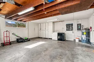 1161 W 24th Ave, Eugene, OR 97405 - Photo 29