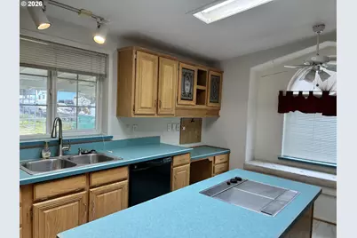 97931 Court St, Brookings, OR 97415 - Photo 7