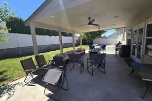 1166 E Main St, Hermiston, OR 97838 - Photo 5