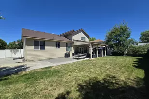 1166 E Main St, Hermiston, OR 97838 - Photo 7