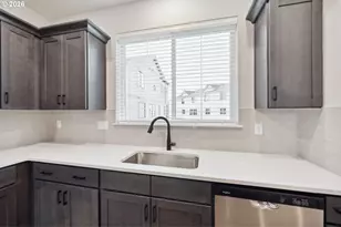 3389 SE Everwood Ln, Hillsboro, OR 97123 - Photo 15