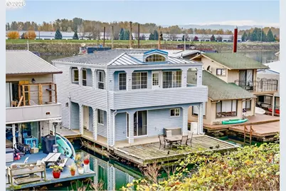 1915 N Jantzen Ave, Portland, OR 97217 - Photo 1