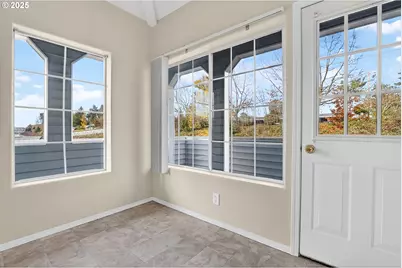 1915 N Jantzen Ave, Portland, OR 97217 - Photo 25