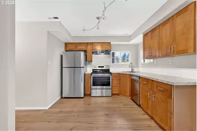 1915 N Jantzen Ave, Portland, OR 97217 - Photo 7