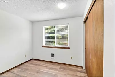 11872 SE Morrison St, Portland, OR 97216 - Photo 17