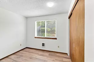 11872 SE Morrison St, Portland, OR 97216 - Photo 17