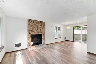 11872 SE Morrison St, Portland, OR 97216 - Photo 5