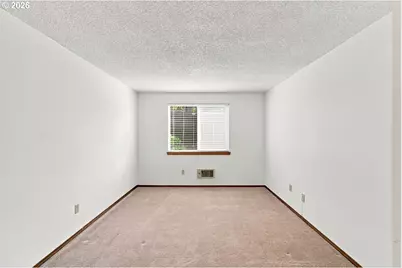11872 SE Morrison St, Portland, OR 97216 - Photo 13