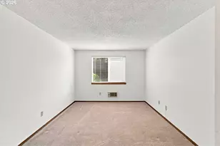 11872 SE Morrison St, Portland, OR 97216 - Photo 13