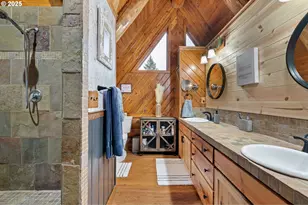 29296 McTavish Ln, Eugene, OR 97402 - Photo 37