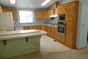 637 NW 8th Ave, Milton-Freewater, OR 97862 - Photo 9