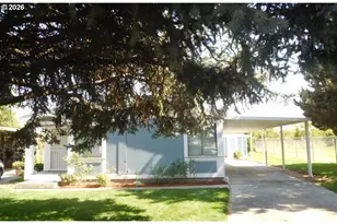 637 NW 8th Ave, Milton-Freewater, OR 97862 - Photo 1