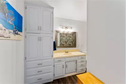 1060 S Park St, Carlton, OR 97111 - Photo 23