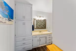 1060 S Park St, Carlton, OR 97111 - Photo 23