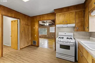 331 NE Laurel Ave, Myrtle Creek, OR 97457 - Photo 15