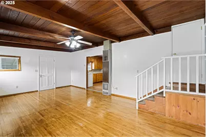 331 NE Laurel Ave, Myrtle Creek, OR 97457 - Photo 9