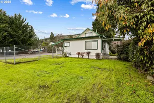 331 NE Laurel Ave, Myrtle Creek, OR 97457 - Photo 35