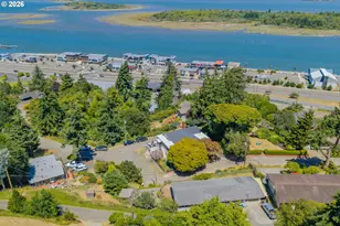 380 N 2nd Ct, Coos Bay, OR 97420 - Photo 45
