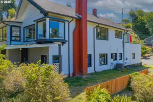 380 N 2nd Ct, Coos Bay, OR 97420 - Photo 43
