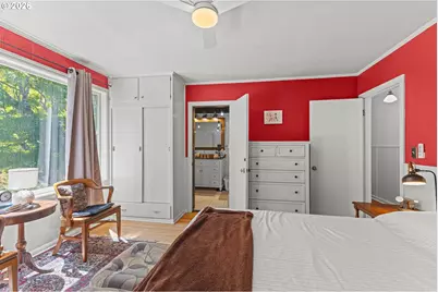 380 N 2nd Ct, Coos Bay, OR 97420 - Photo 19