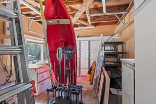 380 N 2nd Ct, Coos Bay, OR 97420 - Photo 39